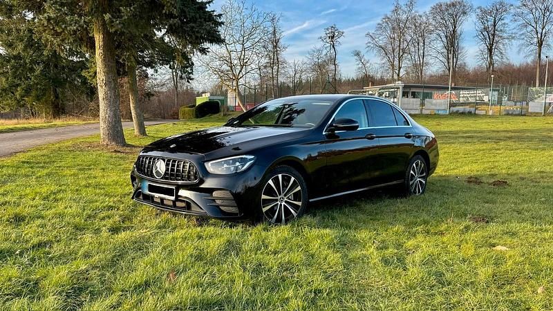 Gebraucht Mercedes E300 AMG line 306 PS (225 kW) 2021 Schwarz Limousine