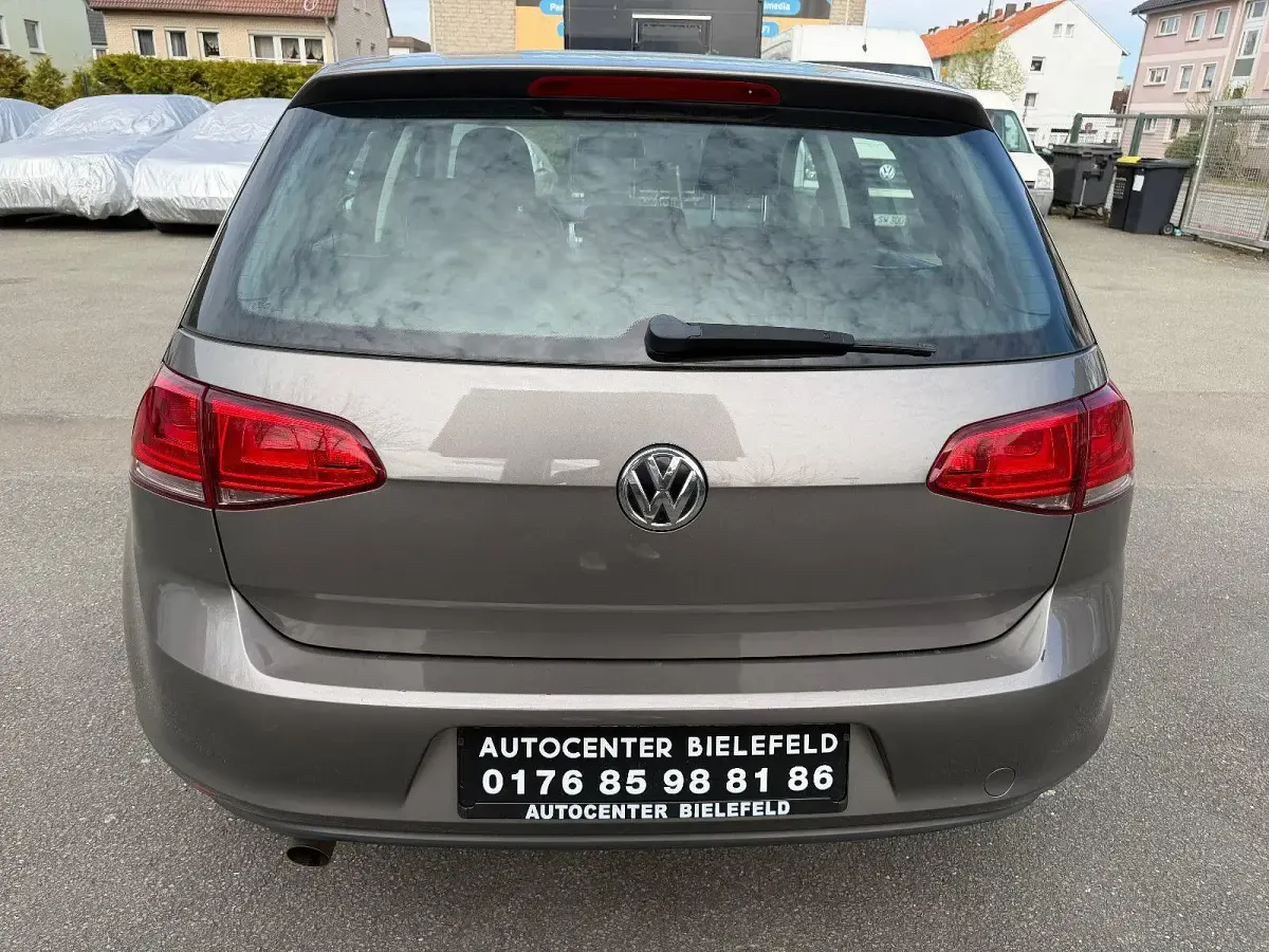 Gebraucht VW Golf VII Trendline 105 PS (77 kW) 2013 Grau Limousine