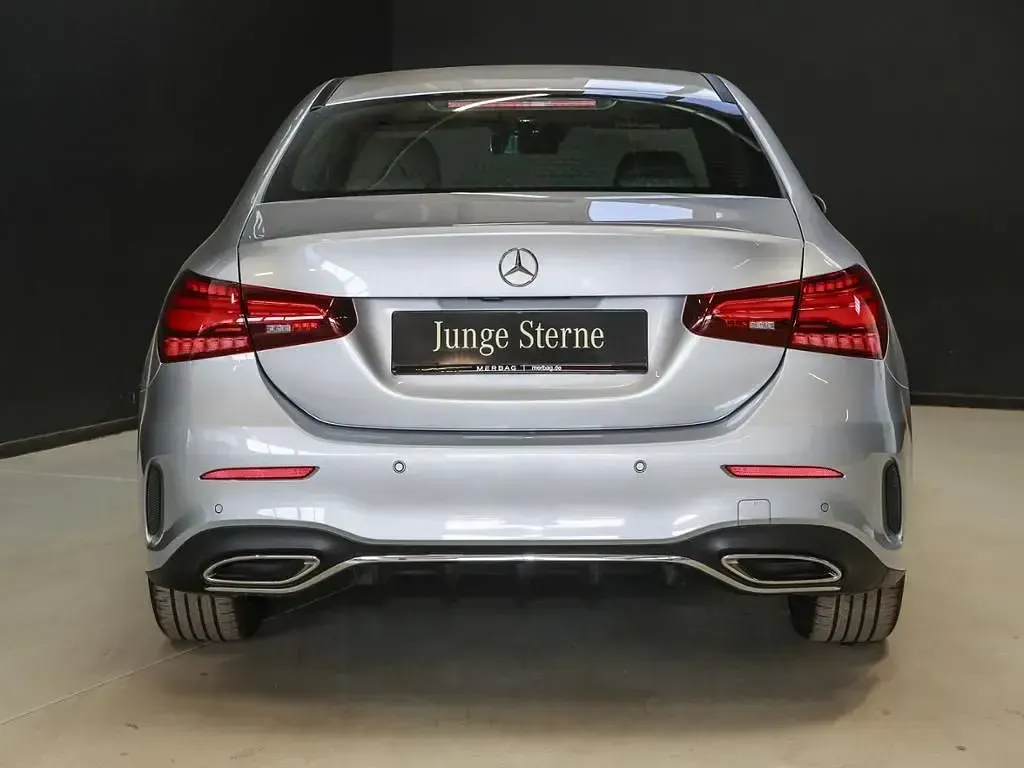 Gebraucht Mercedes A200 AMG line 163 PS (119 kW) 2025 Silber Limousine