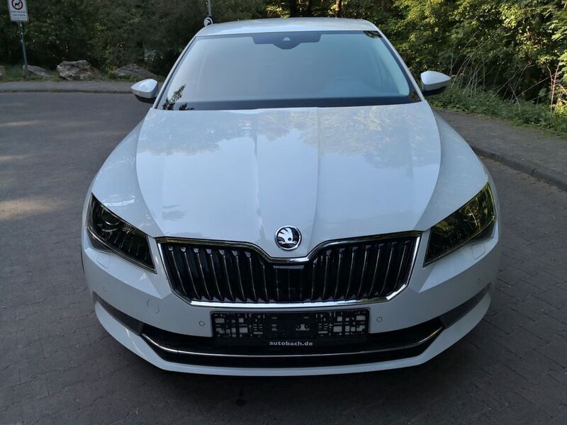 Gebraucht Skoda Superb Style 220 PS (161 kW) 2015 Weiß Limousine