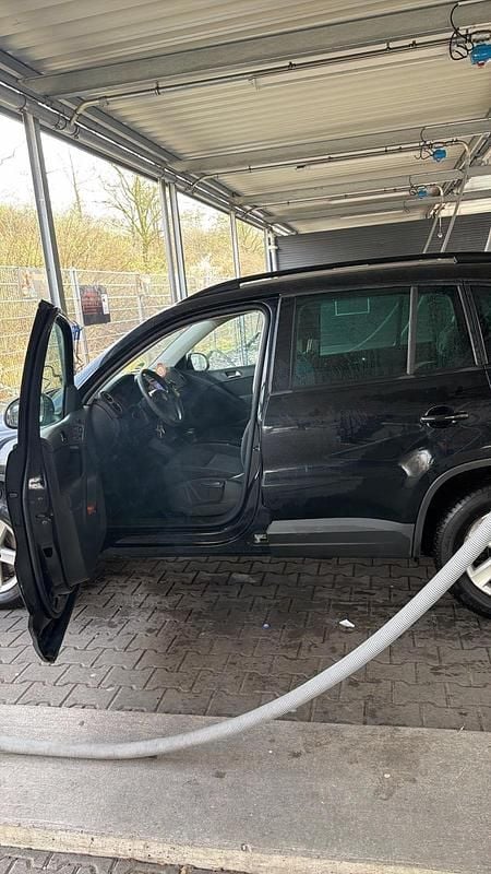 Gebraucht VW Tiguan 140 PS (102 kW) 2010 Schwarz SUV