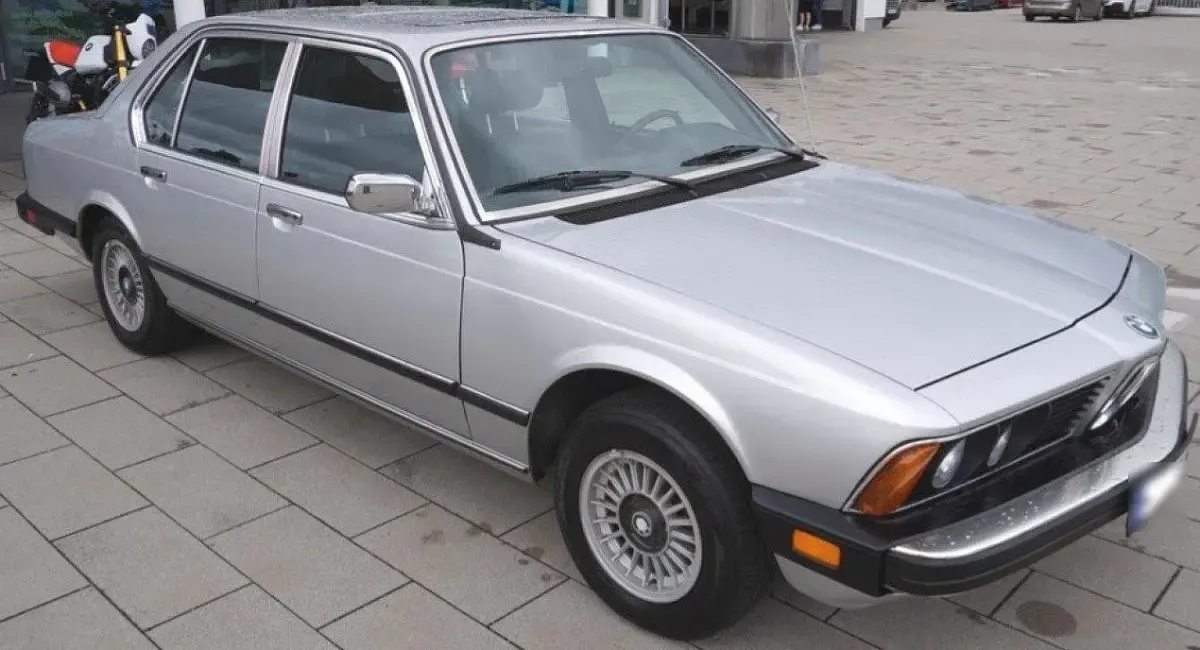 Gebraucht BMW 733 179 PS (131 kW) 1979 Silber Limousine