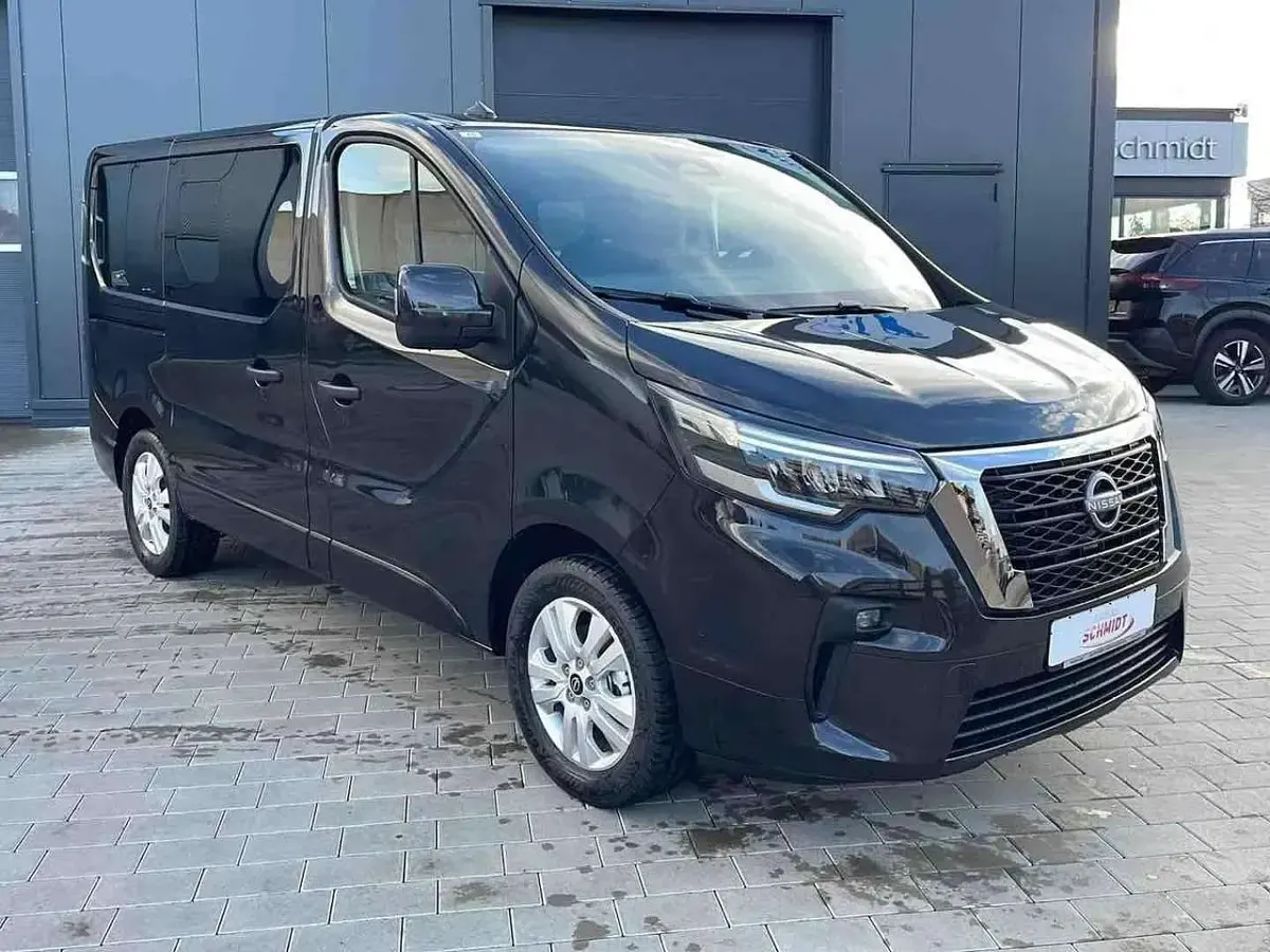 Gebraucht Nissan Primastar Tekna 170 PS (125 kW) 2025 Midnight black Van / Kleinbus