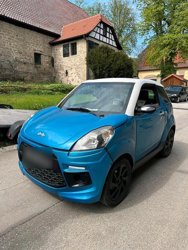 Begagnad Ligier JS50 2014 Blå Halvkombi