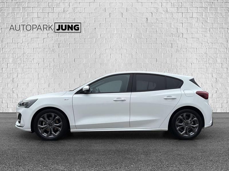 Gebraucht Ford Focus ST-Line X 155 PS (114 kW) 2024 Weiß Limousine