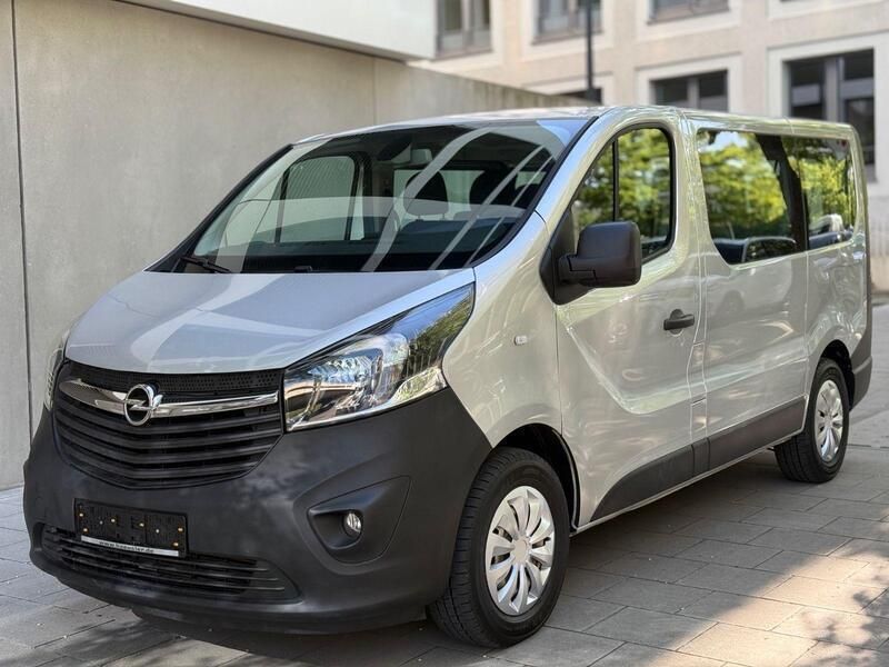 Silber Gebraucht 2015 Opel Vivaro Van | 14.950 € (Fairer Preis) - Bild 1/4