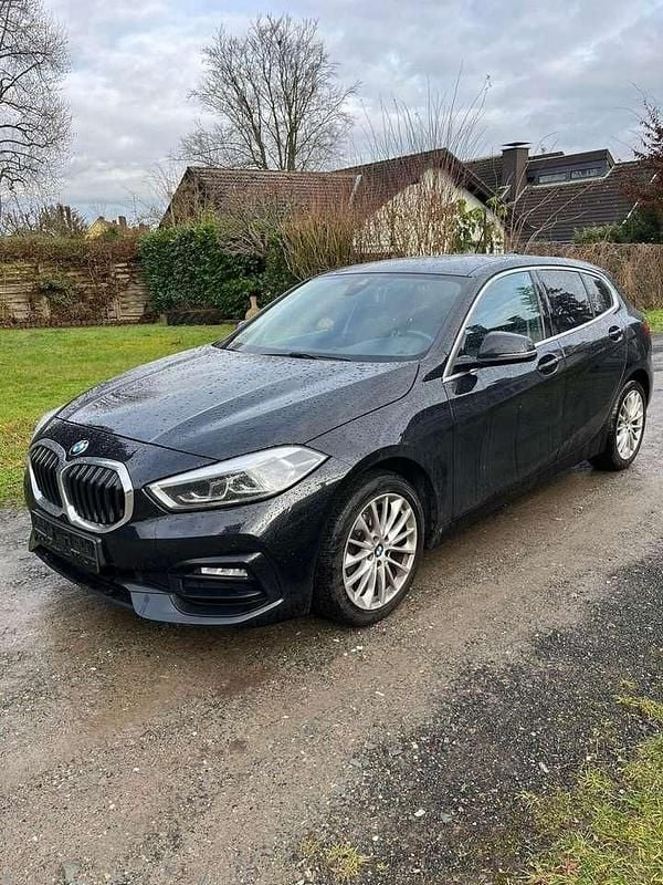 Schwarz Gebraucht 2020 BMW 116 Sport Line Kleinwagen | 15.500 € (Guter Preis) - Bild 1/4