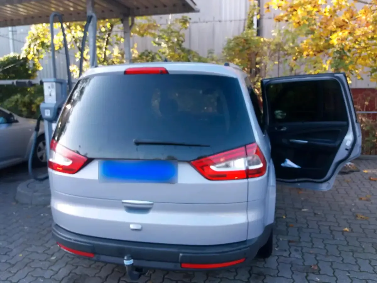 Gebraucht Ford Galaxy Titanium 200 PS (147 kW) 2011 Grau Van / Kleinbus