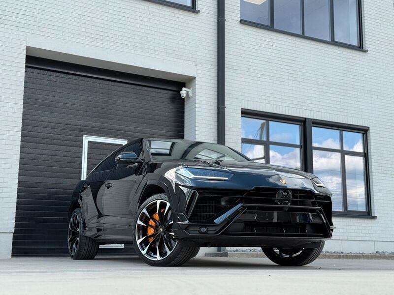 Schwarz Gebraucht 2025 Lamborghini Urus SUV | 324.950 € (Fairer Preis) - Bild 1/4