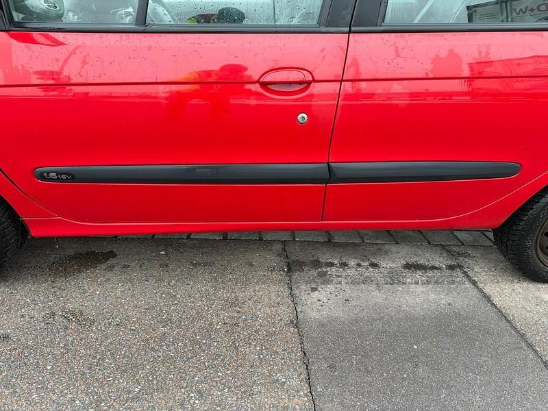 Gebraucht Renault Scénic 116 PS (85 kW) 2002 Rot Van / Kleinbus