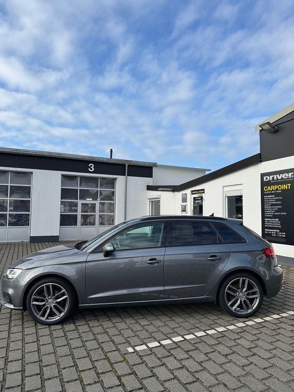 Gebraucht Audi A3 Design 150 PS (110 kW) 2019 Grau Limousine