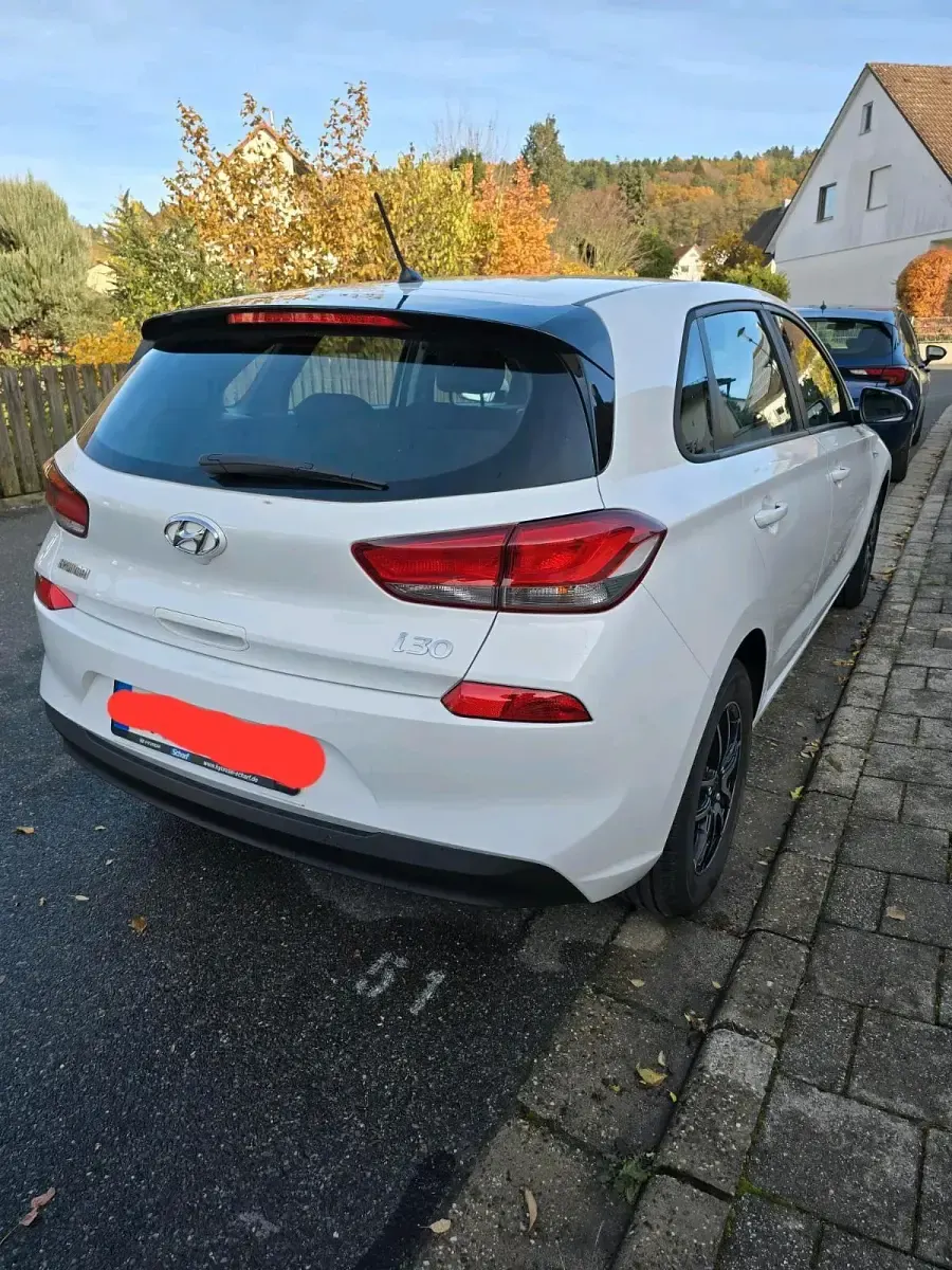 Gebraucht Hyundai i30 99 PS (72 kW) 2019 Weiß Limousine