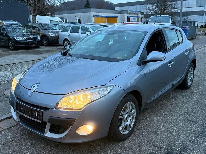 Blau Gebraucht 2010 Renault Mégane Dynamique Limousine | 2.450 € (Fairer Preis) - Bild 1/4