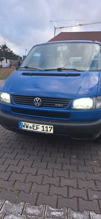 Blau Gebraucht 2002 VW Caravelle Van / Kleinbus | 7.800 € (Etwas zu teuer) - Bild 1/4