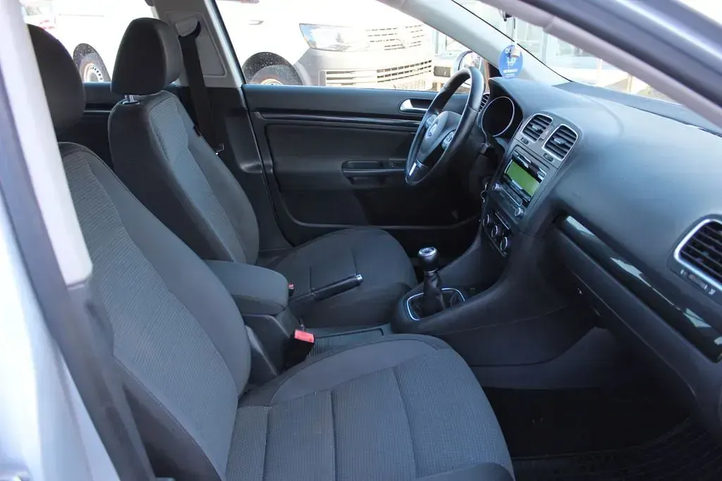 Gebraucht VW Golf VI Comfortline 105 PS (77 kW) 2012 Silber Kombi