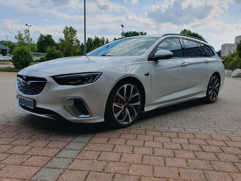 Weiß Gebraucht 2018 Opel Insignia Kombi | 26.500 € - Bild 1/4
