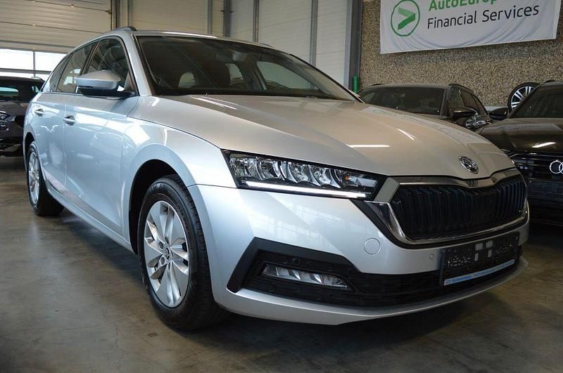 Gebraucht Skoda Octavia Ambition 150 PS (110 kW) 2022 Silber Limousine