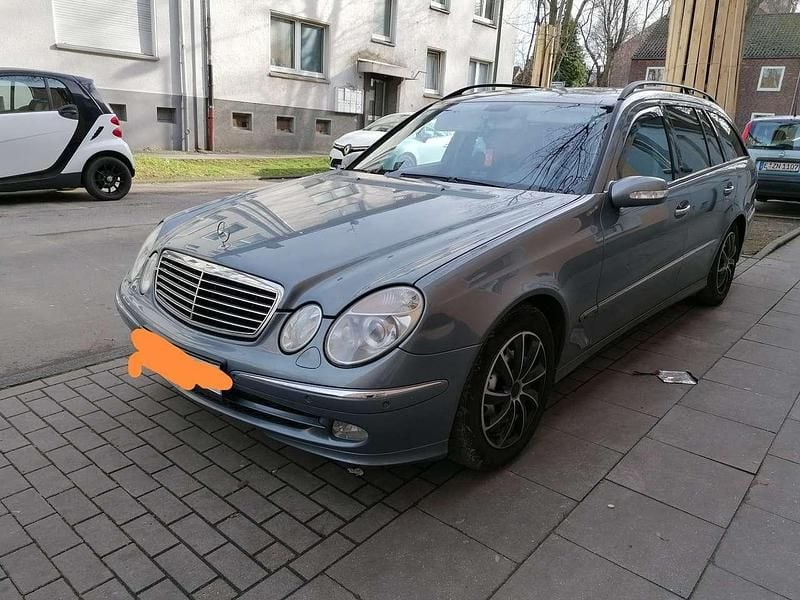 Gebraucht Mercedes E320 Avantgarde 224 PS (164 kW) 2005 Blau Kombi