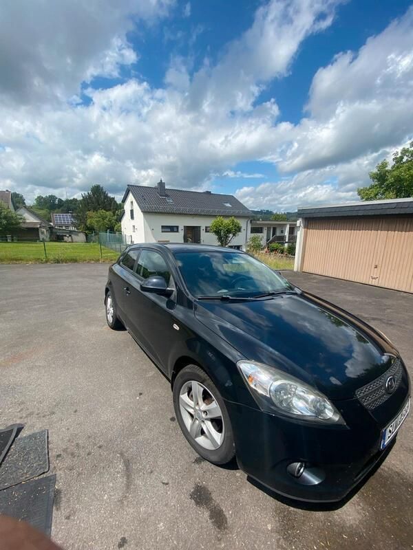 Schwarz Gebraucht 2009 Kia Ceed Kleinwagen | 3.000 € (Guter Preis) - Bild 1/4