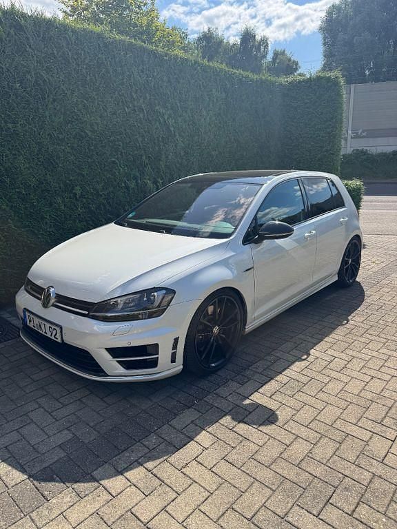 Weiß Gebraucht 2016 VW Golf VII R Limousine | 21.999 € (Fairer Preis) - Bild 1/4
