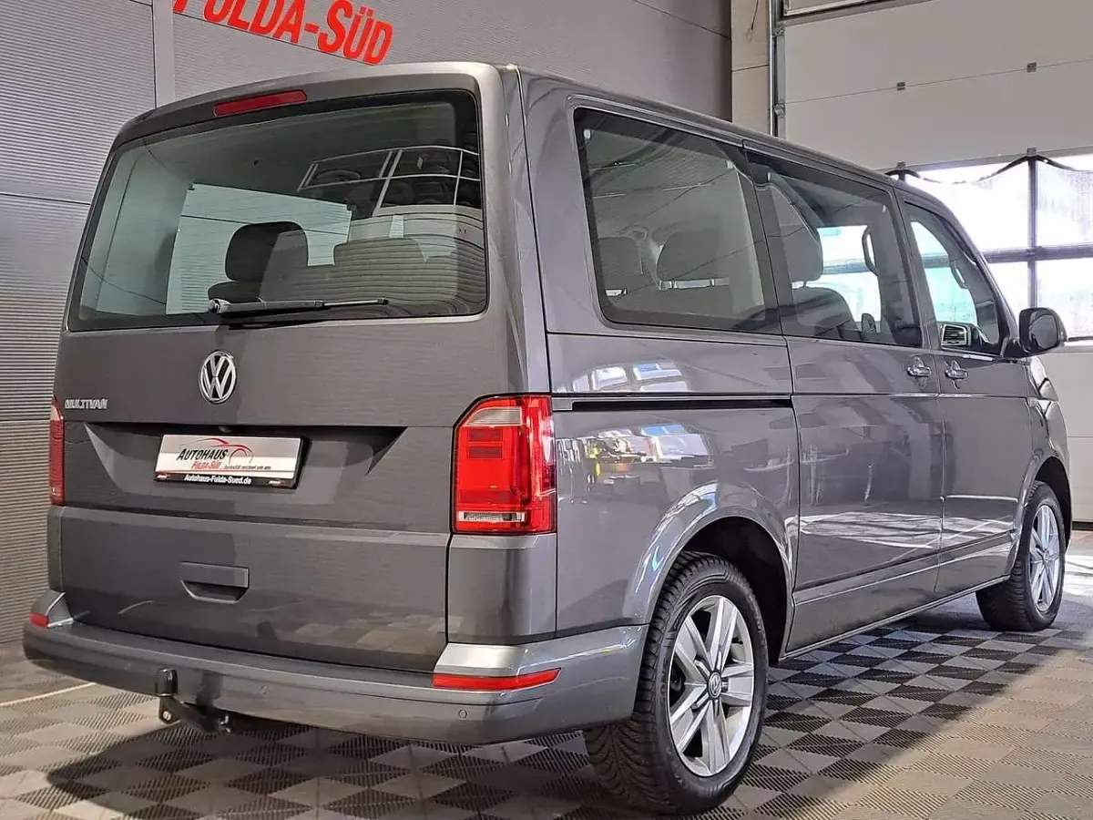 Gebraucht VW T6 204 PS (150 kW) 2018 Grau Van