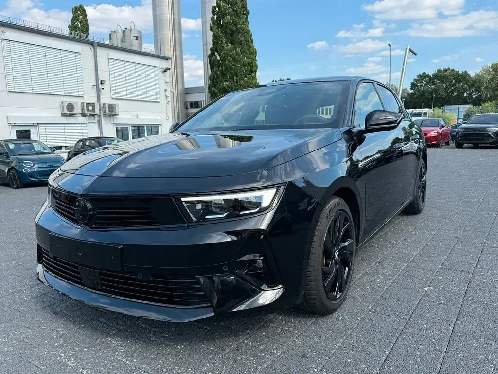 Gebraucht Opel Astra 131 PS (96 kW) 2024 Schwarz Kleinwagen