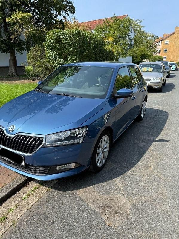 Blau Gebraucht 2020 Skoda Fabia Style Kleinwagen | 14.900 € (Etwas zu teuer) - Bild 1/4
