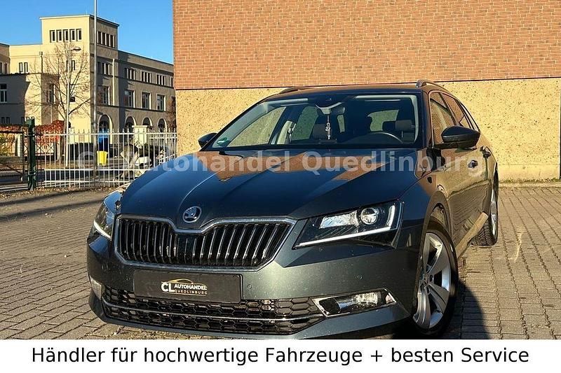 Grau Gebraucht 2019 Skoda Superb Kombi | 17.290 € (Guter Preis) - Bild 1/4