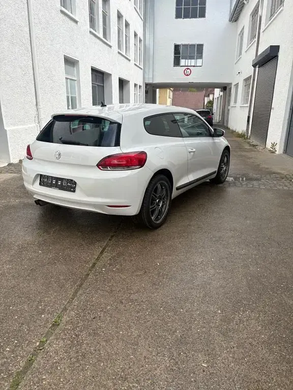 Gebraucht VW Scirocco 122 PS (89 kW) 2009 Weiß Coupé
