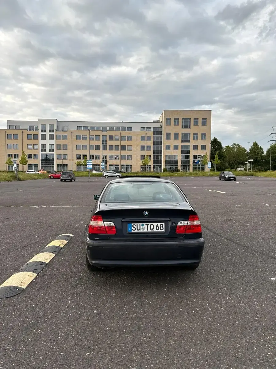 Gebraucht BMW 316 Basis 115 PS (84 kW) 2003 Blau Limousine