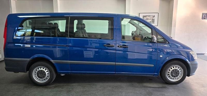 Blau Gebraucht 2011 Mercedes Vito Van / Kleinbus | 10.900 € (Teuer) - Bild 1/4