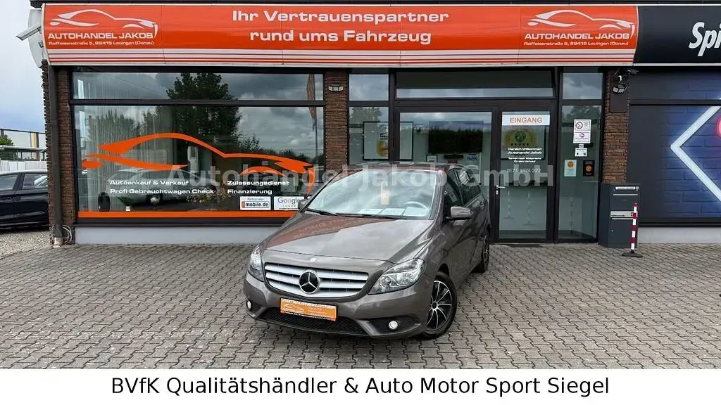 Gebraucht Mercedes B200 156 PS (114 kW) 2012 Grau Kleinwagen