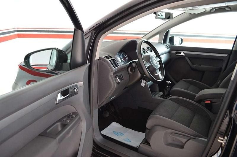 Gebraucht VW Touran 140 PS (102 kW) 2012 Silber Van / Kleinbus