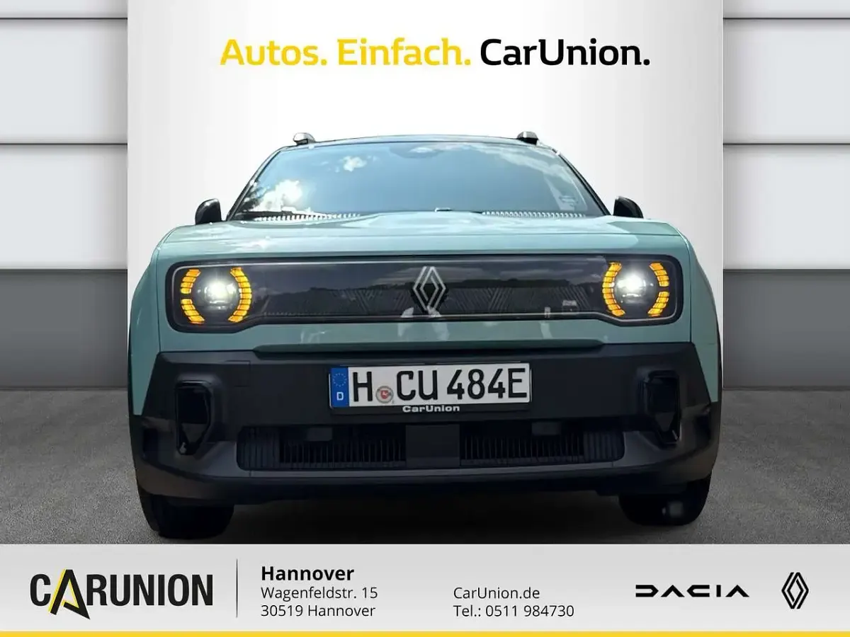Gebraucht Renault 4 E-Tech Iconic 110 kW (150 PS) 2025 Hautsdefrancegrün, black pearlschwarz metallic SUV