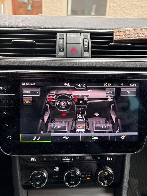 Gebraucht Skoda Superb Style 218 PS (160 kW) 2020 Schwarz Kombi