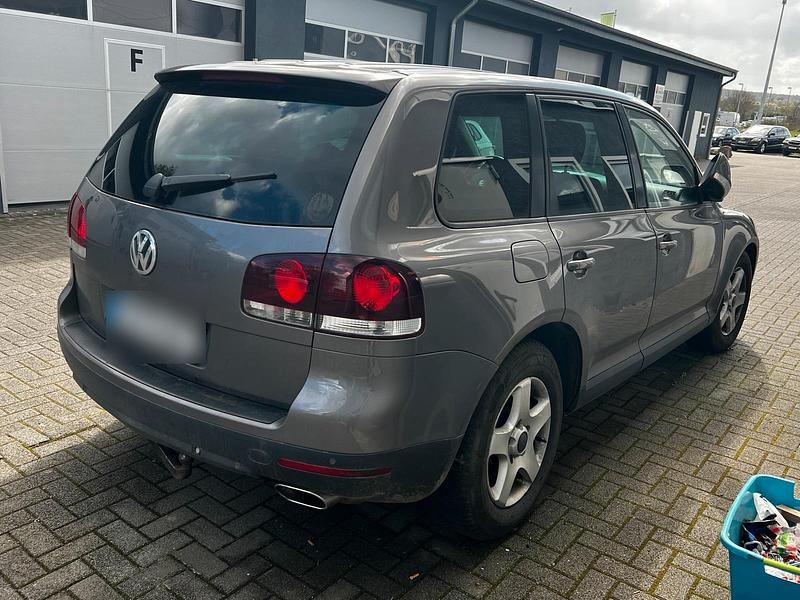 Gebraucht VW Touareg 224 PS (164 kW) 2007 Grau SUV