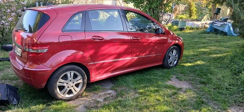 Gebraucht Mercedes E200 193 PS (141 kW) 2006 Rot Kombi