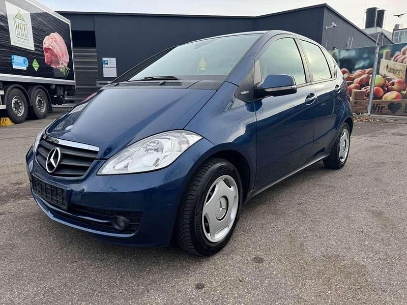 Gebraucht Mercedes A160 95 PS (69 kW) 2012 Blau Limousine
