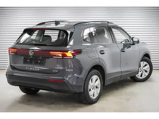 Neu VW Tiguan 131 PS (96 kW) 2026 Delfingrau metallic (b0) SUV