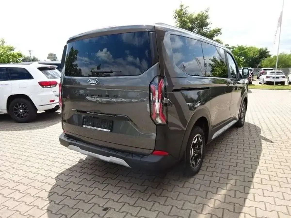 Neu Ford Tourneo Active 232 PS (170 kW) 2025 Magnetic metallic Van / Kleinbus