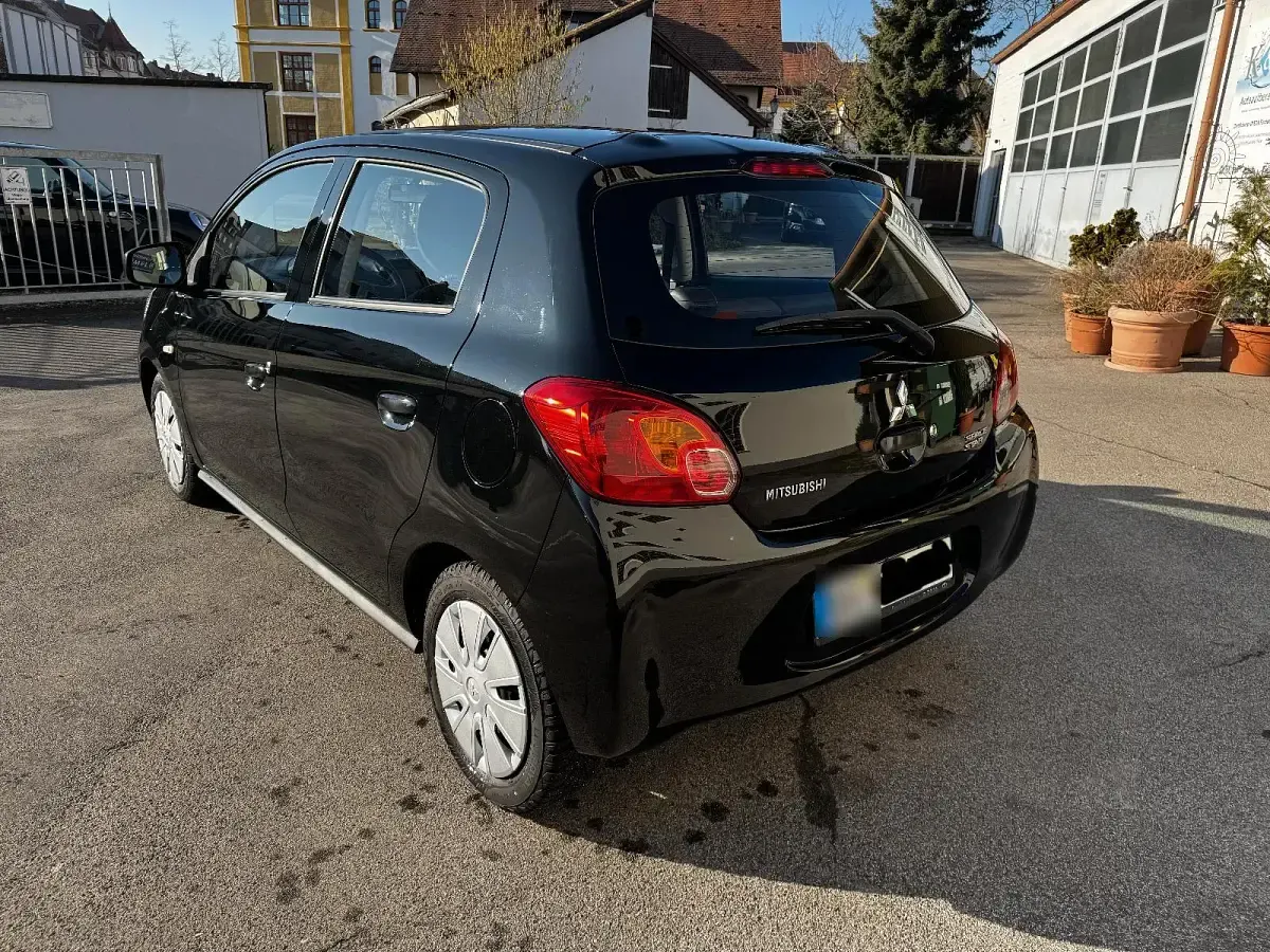 Gebraucht Mitsubishi Space Star 71 PS (52 kW) 2014 Schwarz Van / Kleinbus