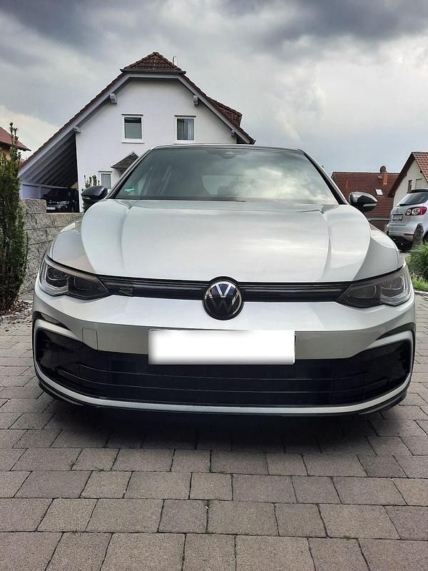 Gebraucht VW Golf VIII R-line 150 PS (110 kW) 2023 Silber Limousine