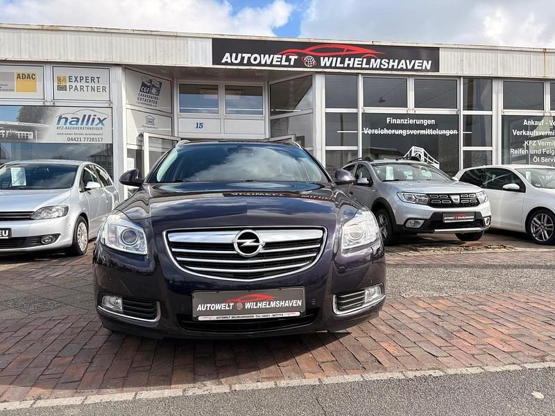 Gebraucht Opel Insignia 195 PS (143 kW) 2013 Violet Kombi