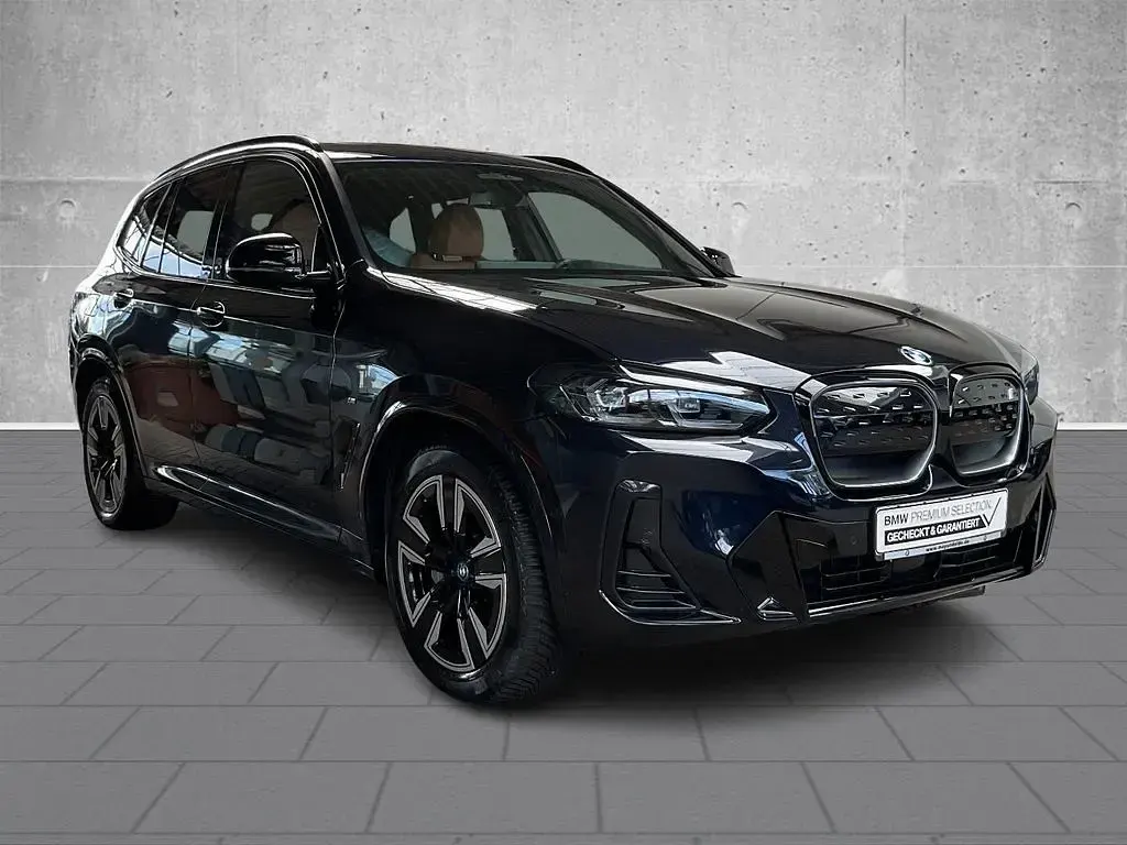 Gebraucht BMW iX3 M Sport 210 kW (286 PS) 2023 Schwarz SUV