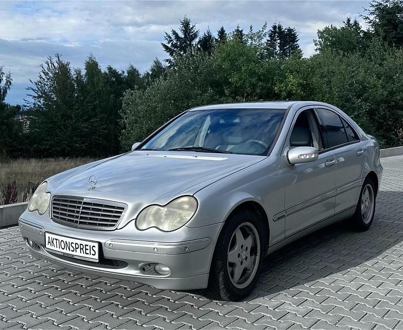 Silber Gebraucht 2002 Mercedes C320 Avantgarde Limousine | 3.099 € (Fairer Preis) - Bild 1/4