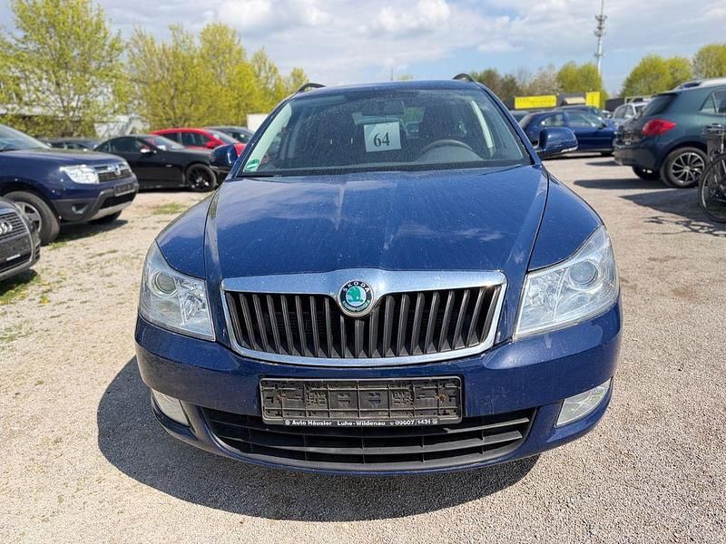 Gebraucht Skoda Octavia 105 PS (77 kW) 2011 Blau Kombi