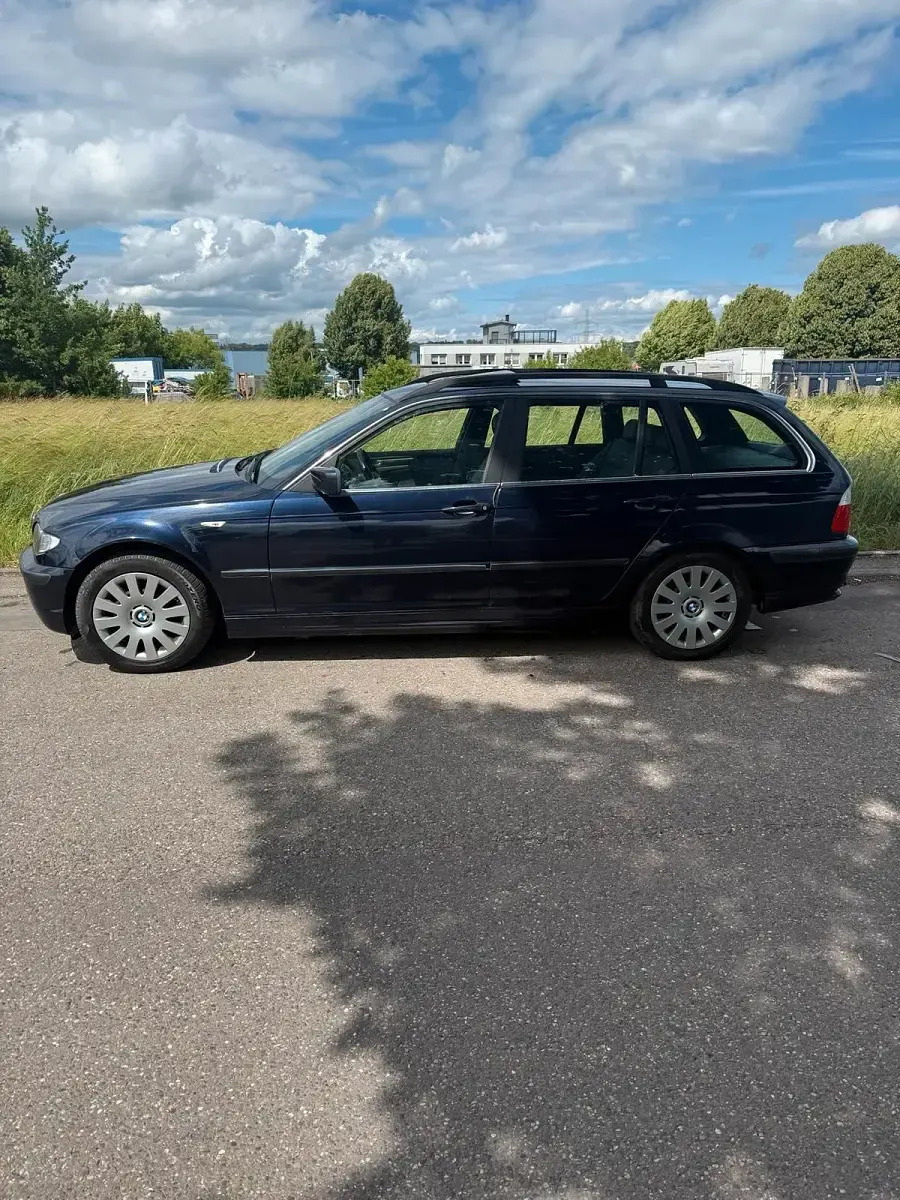 Gebraucht BMW 320 150 PS (110 kW) 2003 Blau Kombi