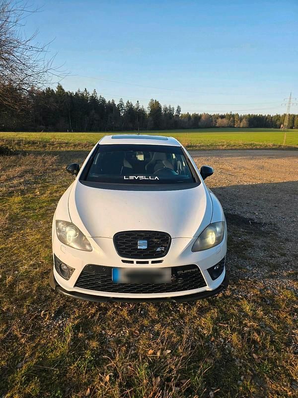 Usata Seat Leon CUPRA 330 CV (242 kW) 2009 Bianco Utilitaria