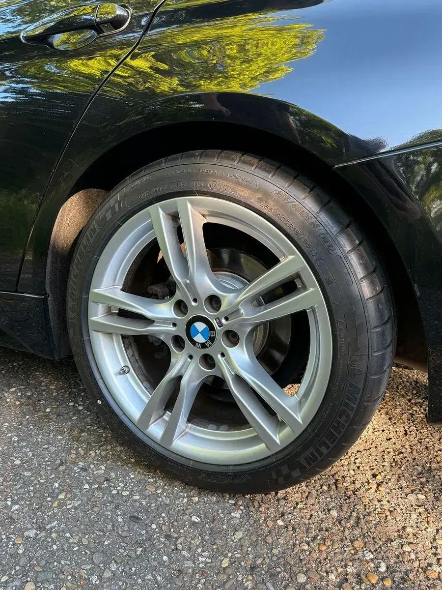 Gebraucht BMW 325 Sport Line 218 PS (160 kW) 2015 Schwarz Kombi