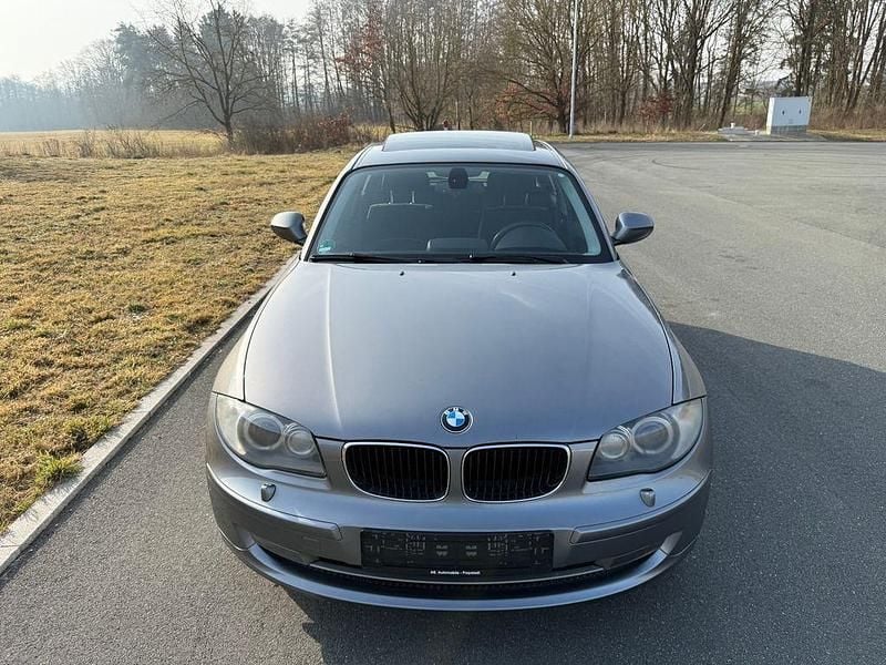 Gebraucht BMW 120 Advantage 177 PS (130 kW) 2011 Grau Kleinwagen